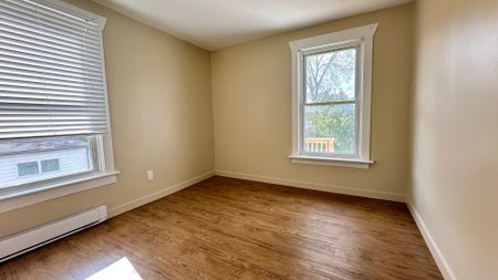 For Lease - 22 Charlotte Street, Belleville, Ontario - Photo 2