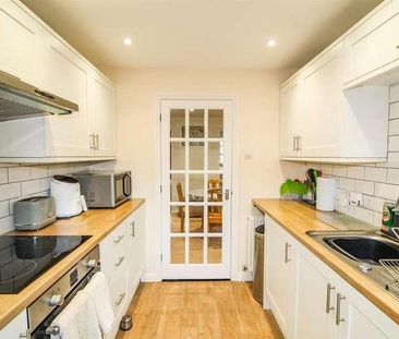 Trafalgar Road, Horsham, RH12 - Photo 4