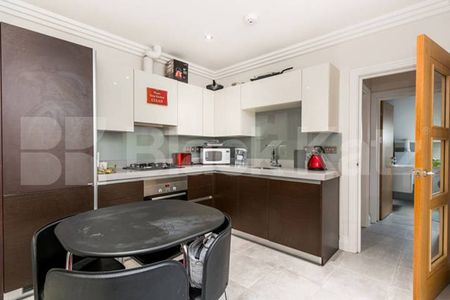 1 week rent free 4 bedroom town house located on a private gated mews - Photo 5