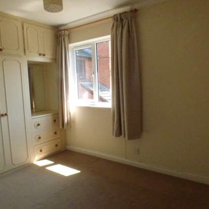 2 bedroom property to rent in Topsham - Photo 1