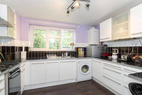 3 bedroom flat to rent - Photo 1