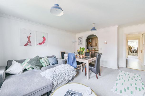 2 bedroom flat to rent - Photo 1