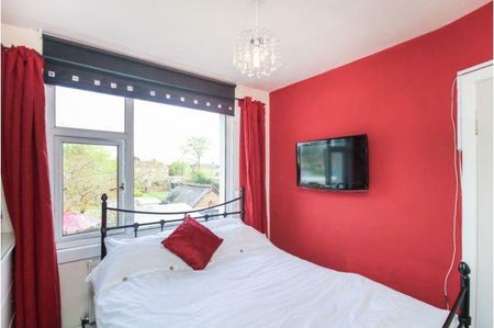 2 bedroom semi-detached house to rent - Photo 5