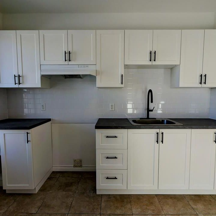 Immeuble - 548-558 King Est 4 ½ à Louer à Sherbrooke - Près Du Cégep De Sherbrooke - Photo 1