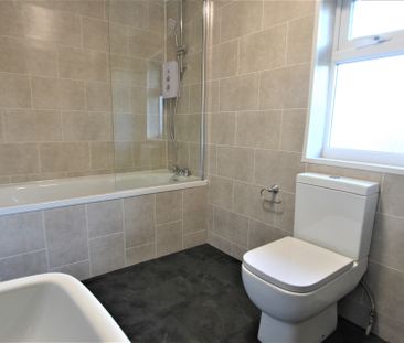 5 STANMORE GROVE Leeds - LS4 2RJ - Photo 4