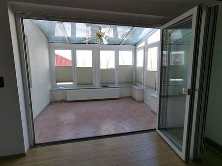 Interessantes Wohnhaus mit Wintergarten und viel Platz - Foto 4