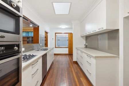 Family home. - Photo 2