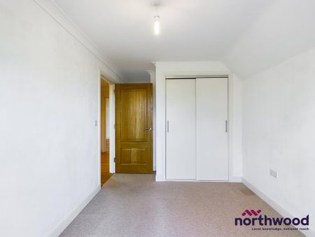 2 bedroom flat to rent - Photo 3