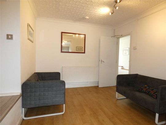 4 bedroom terraced house to rent - Photo 1