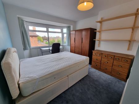 5 Bed Student Accommodation - Photo 3