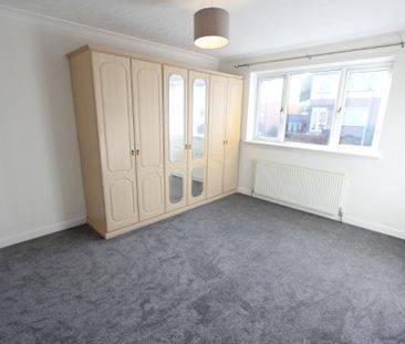 4 bedroom semi-detached house to rent - Photo 2