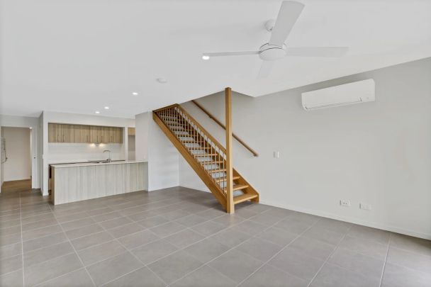 105 Adrian Circuit, Nirimba. - Photo 1