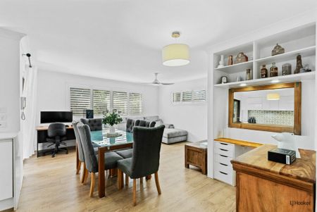 RENOVATED TWO BEDROOM BEACHSIDE APARTMENT - Photo 2