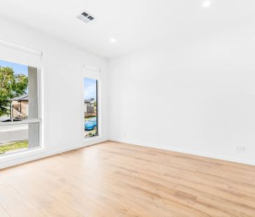 Like New & Ready to call HOME! - Photo 3