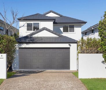 4 Bedroom, 2 bathroom + powders room. Delightful low-Maintenance Li... - Photo 5