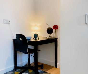 Classic Studio with Balcony - Photo 5