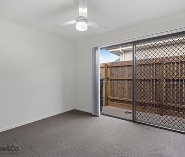 NEAR NEW 3BED HOME WITH DUCTED AIR-CON - Photo 5