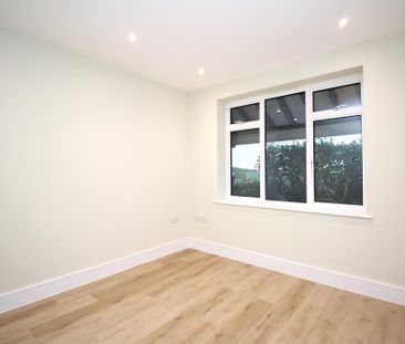 4 bedroom semi-detached house to rent - Photo 6