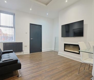 2 bedroom Flat to rent in Warton Terrace, Heaton, Newcastle Upon Tyne - Photo 4