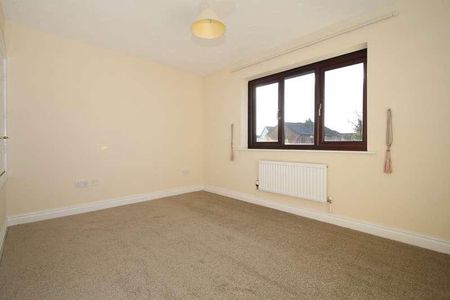 The Spruces, Hagley, Stourbridge, DY9 - Photo 3