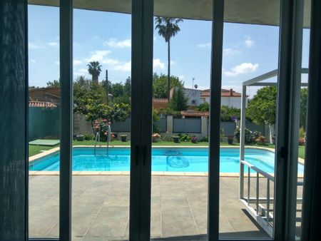 Luxury 4 room Detached House for rent in Valencina de la Concepción, Spain - Photo 2