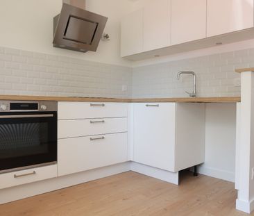 Location Appartement 2 pièces 43m² ST GENEST LERPT 42530 - Photo 1