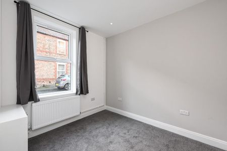 2 bedroom terraced house to rent - Photo 2