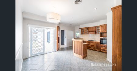 Belmont Beauty - Photo 2