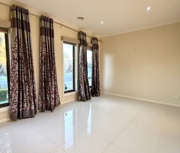 Great Family living in a Central Location. - Photo 2