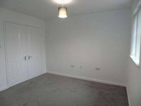 Rhos Y Derwen, Highfields, Blackwood, NP12 - Photo 2