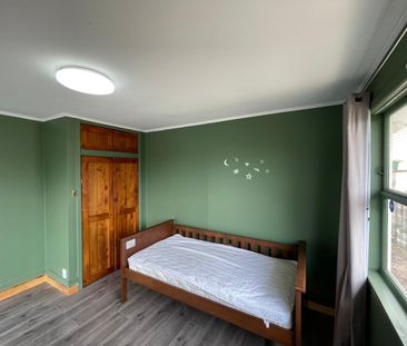 NEW WINDSOR, 4 BEDROOMS - Photo 2