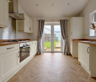 2 bedroom end of terrace house to rent - Photo 6