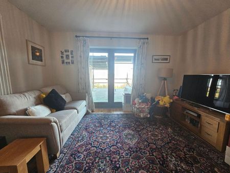 4 bedroom detached house to rent - Photo 4