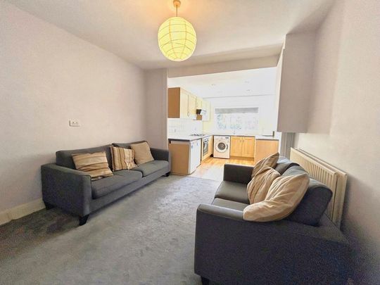 3 bedroom house share to rent - Photo 1
