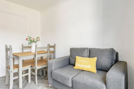 4 bedroom terraced house to rent - Photo 5