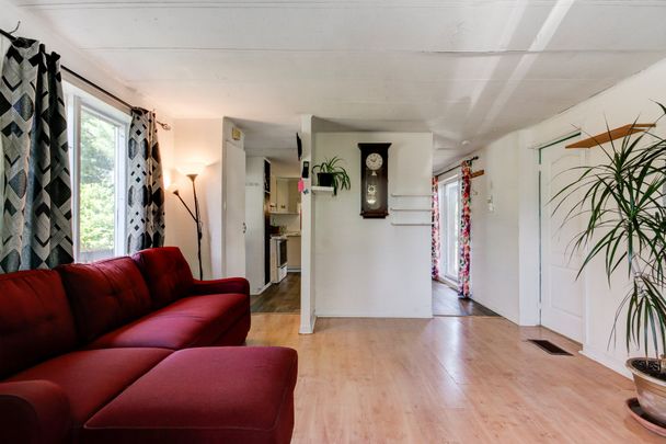 Maison de plain-pied à Saint-Jean-sur-Richelieu - Photo 1