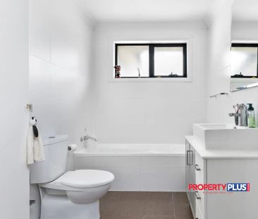“Spacious & Modern Family Home Now Available for Lease!” - Photo 2