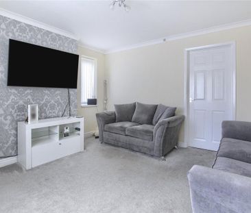 2 bedroom end of terrace house to rent - Photo 1