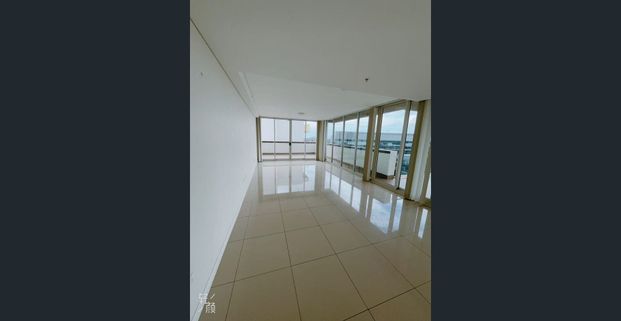 🏙 Luxury 3-Bedroom Apartment in the Heart of Mascot | Fully Furnished | Prime Location - Photo 1