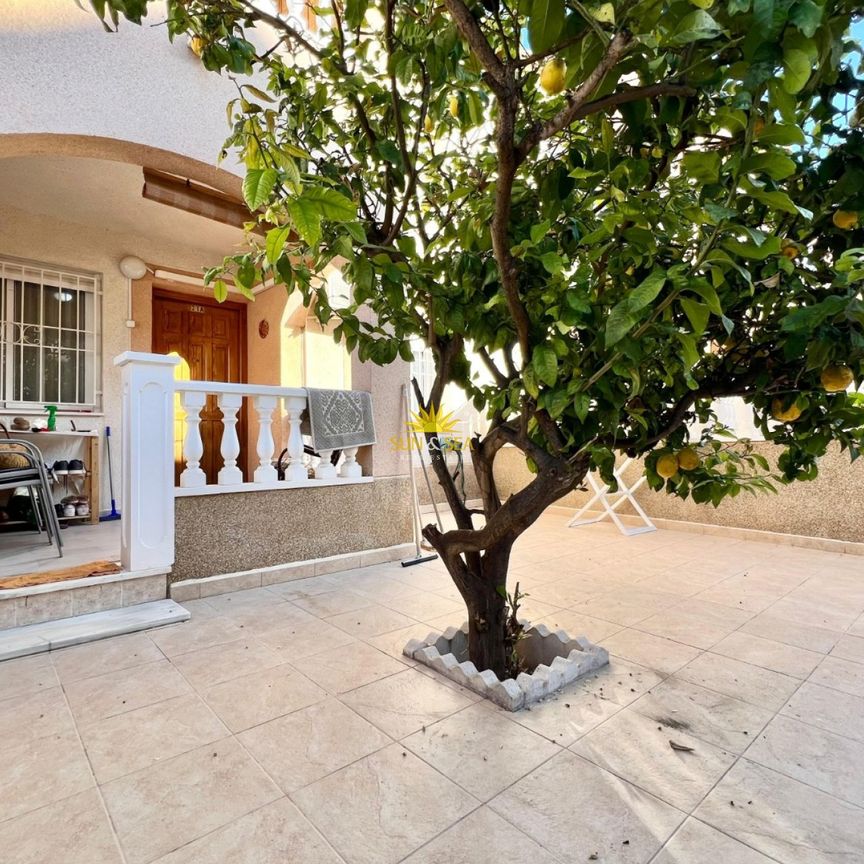 GROUND FLOOR BUNGALOW RENTAL IN TORREVIEJA - ALICANTE PROVINCE - Photo 1