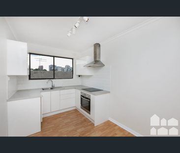 13/99-101 Cowper Street, Footscray, Vic 3011 - Photo 3