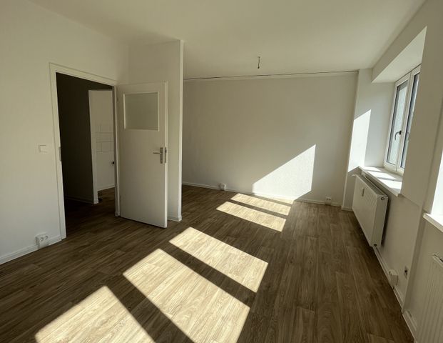 Helle 3-Zimmer-Wohnung in der 2. Etage - Foto 1