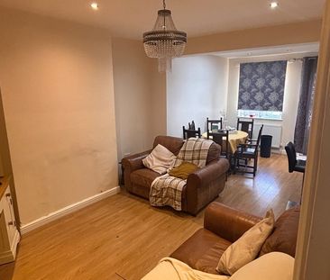 3 Bed Terraced House, Dixon Road, SE25 - Photo 1