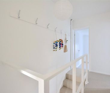 3 bedroom terraced house to rent - Photo 2