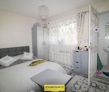 3 bedroom end of terrace house to rent - Photo 4