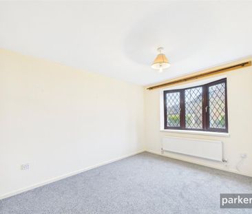 4 bedroom detached house to rent - Photo 4