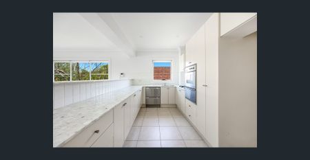 STYLISH HARBOURSIDE LIVING IN THE HEART OF ROSE BAY - Photo 3