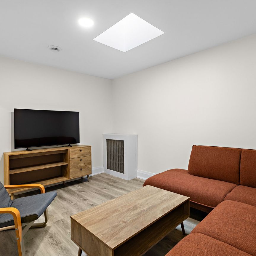 For Lease - 1629 Bayview Avenue, Toronto, Ontario - Photo 1