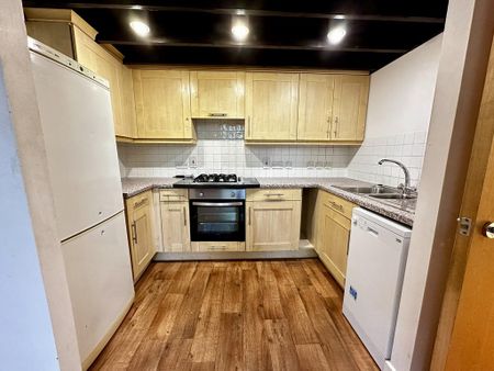 2 bedroom flat to rent - Photo 3