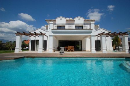 Detached Villa in The Golden Mile - Photo 3